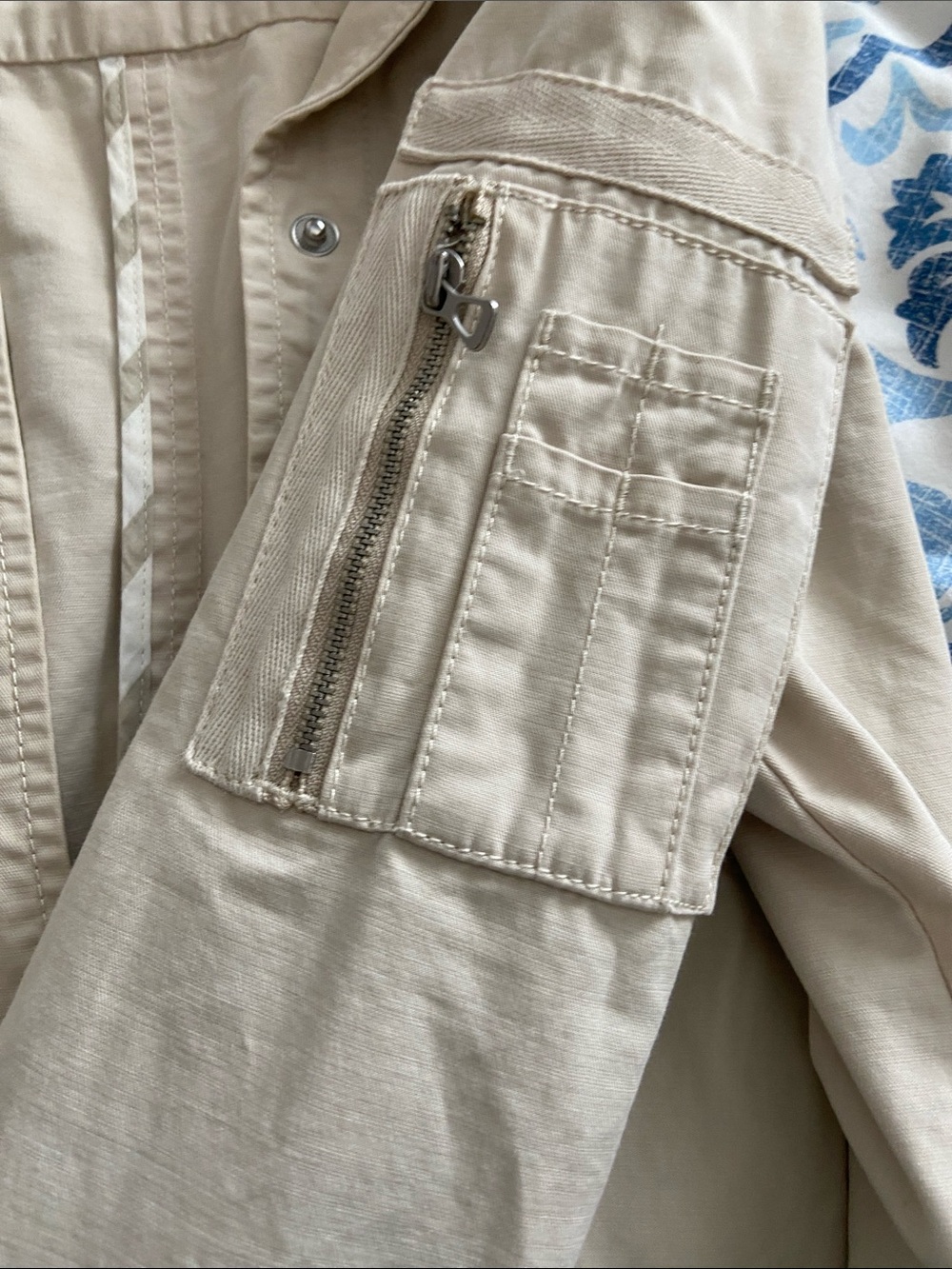 GAP Cream Button-Front Utility Jacket - Picture 4 of 5